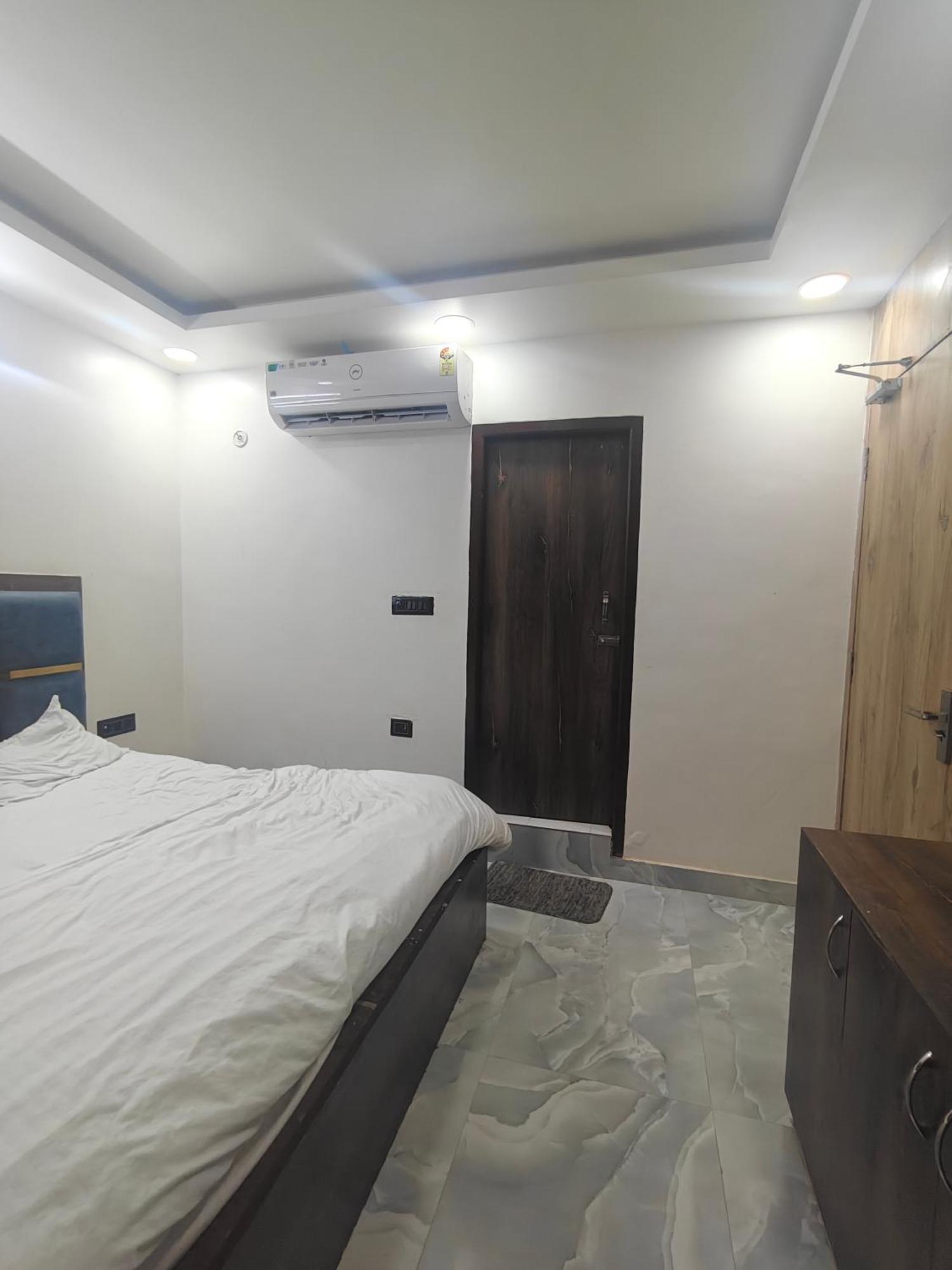 Hotel Love Inn Lucknow Buitenkant foto